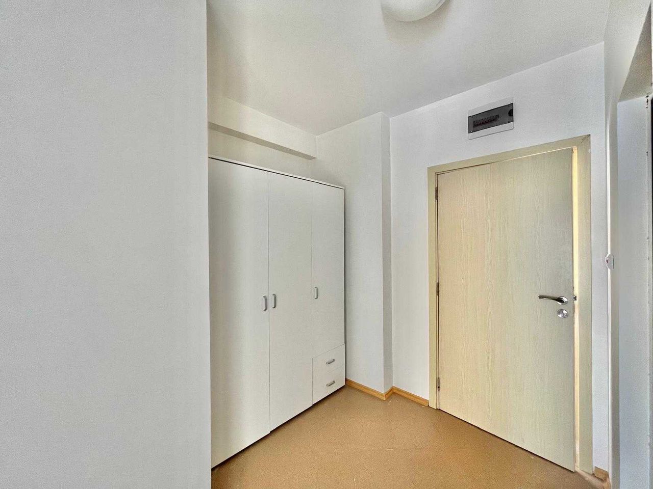 Продава се Двустаен апартамент в к.к. Слънчев бряг - 52 кв.м за 1212 €/кв.м - Снимка #6