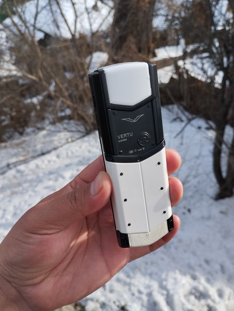 Vertu signature S
