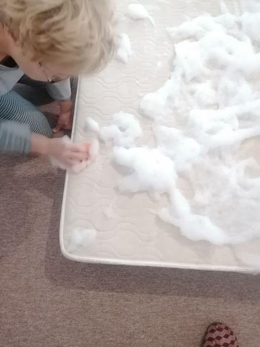 Oferim servicii de curățenie de maxima  calitate la case, apartamente.