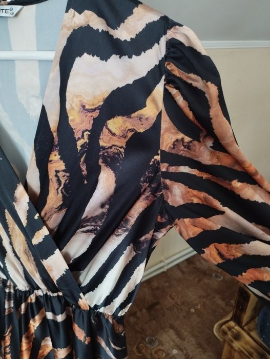 Rochie lungă, cu imprimeu tip tigru,mărimea 40