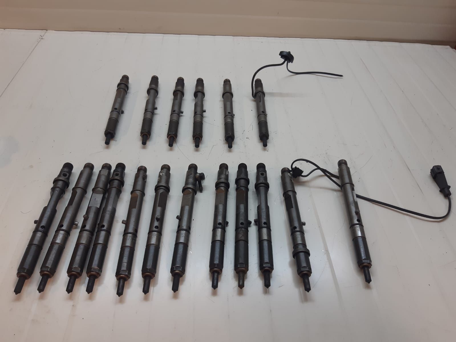Injector audi c6 c5 2.5tdi 150cp 180cp 100lei buc