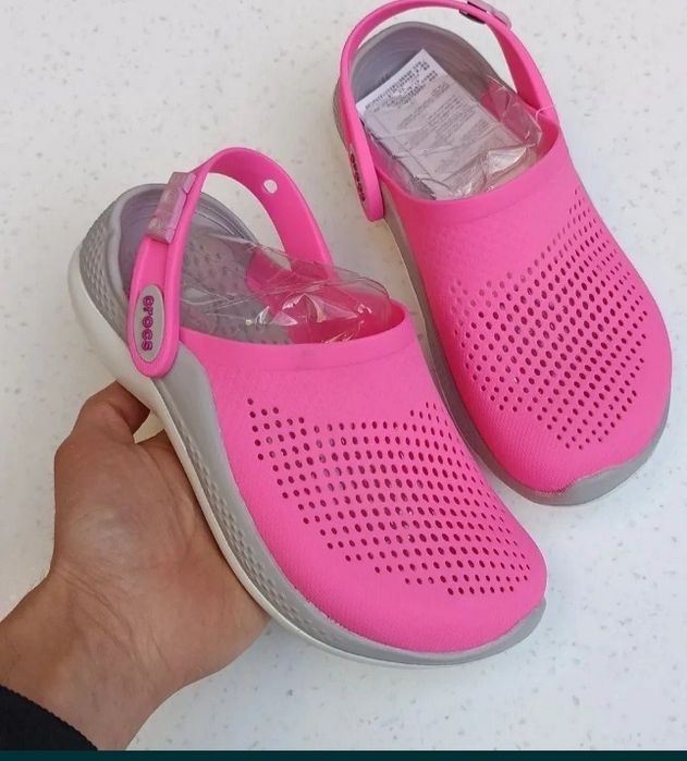 CROCS мужской и женский. Есть магазин в Фергане.