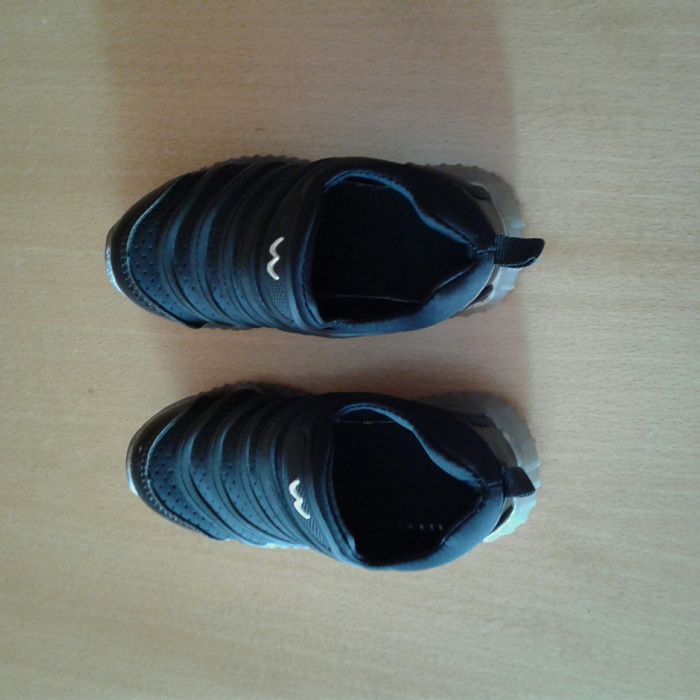 Детски светещи обувки