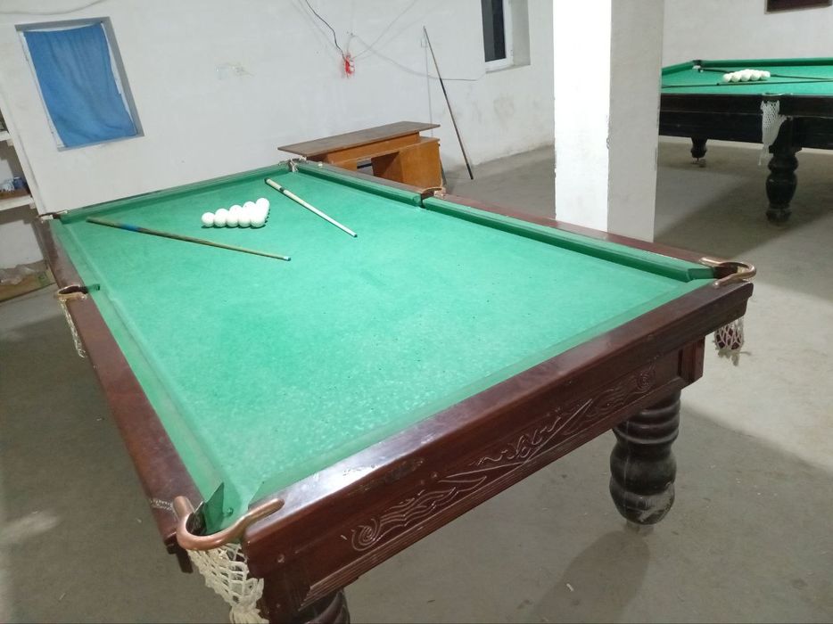 Bilyart stol sotiladi