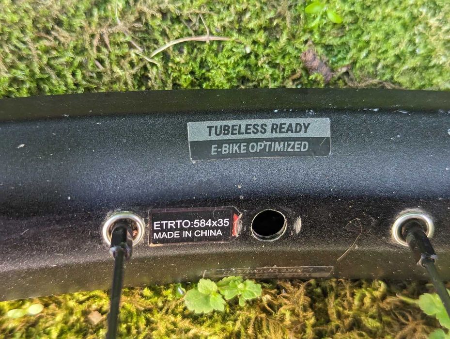 Капли 27.5+ 35мм Giant AM , Tubeless ready