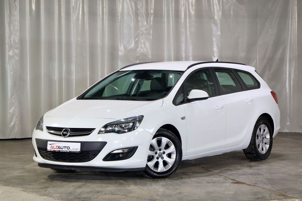Opel Astra Navi * Pilot automat * Aer Conditionat * Bluetooth * Carlig