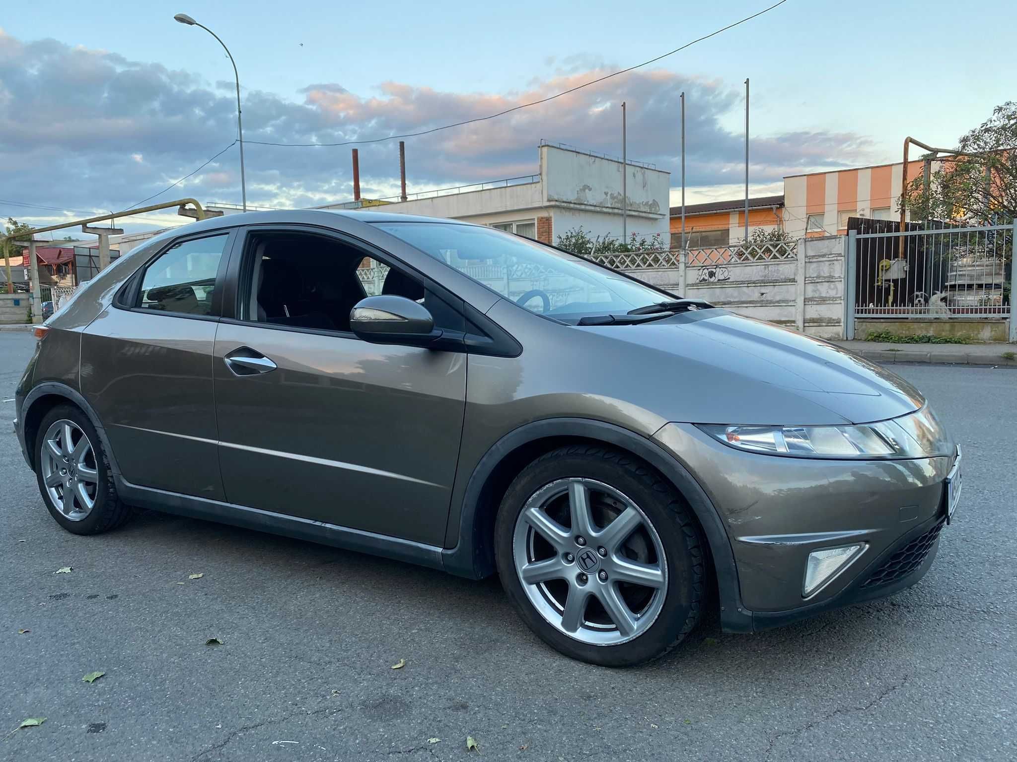 Honda Civic VIII 1.8 i-VTEC 5D