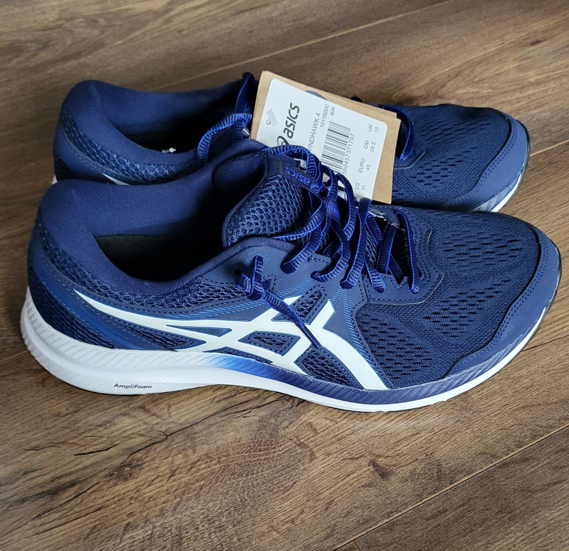 Vând adidași noi Asics