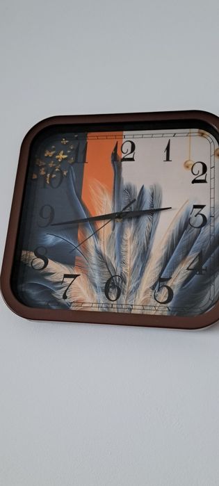 Ceas perete functional