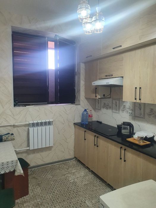 Uzgaz oil oldidagi yangi hayot domlariida 1 honalik kvartira sotiladi.