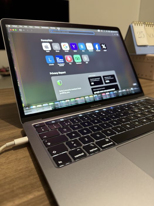 Macbook Pro 13 A2251 2020 (дефект екран) i7 4.1ghz 32 RAM 512GB SSD