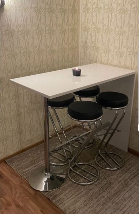 Bar + 2 scaune inalte