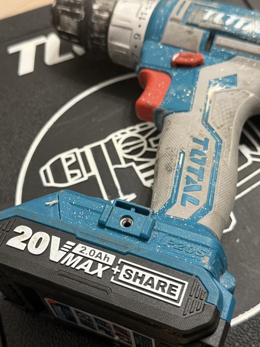 TOTAL Masină de gaurit cu 2 acumulatori 20V-2.0Ah Li-Ion