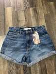 Blugi scurti Levi’s noi