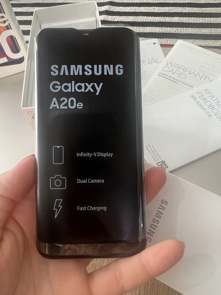 Мобилен телвфон  Samsung Galaxy A20e Dual sim