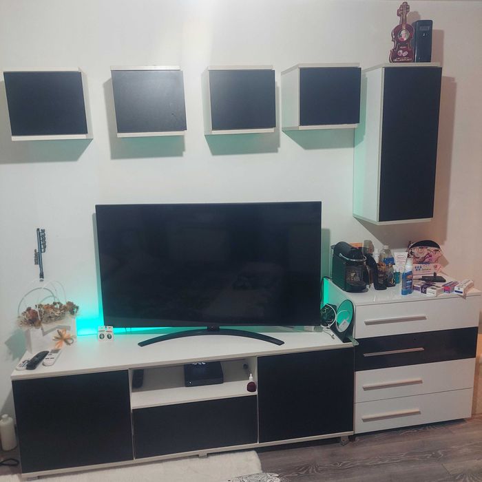 Холна секция със скрин