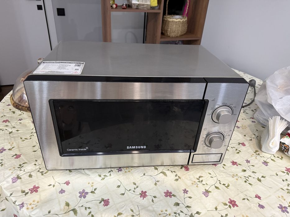 Продам микроволновую печь