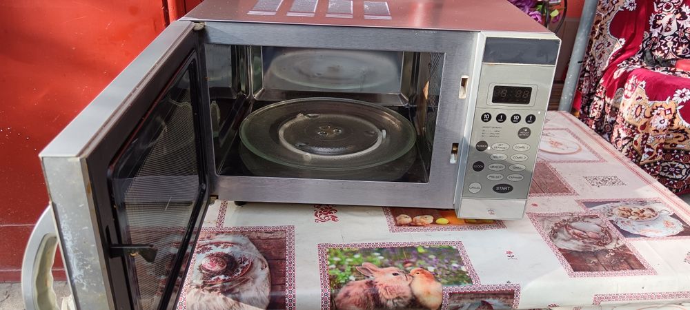 Cuptor cu microunde Digital inox