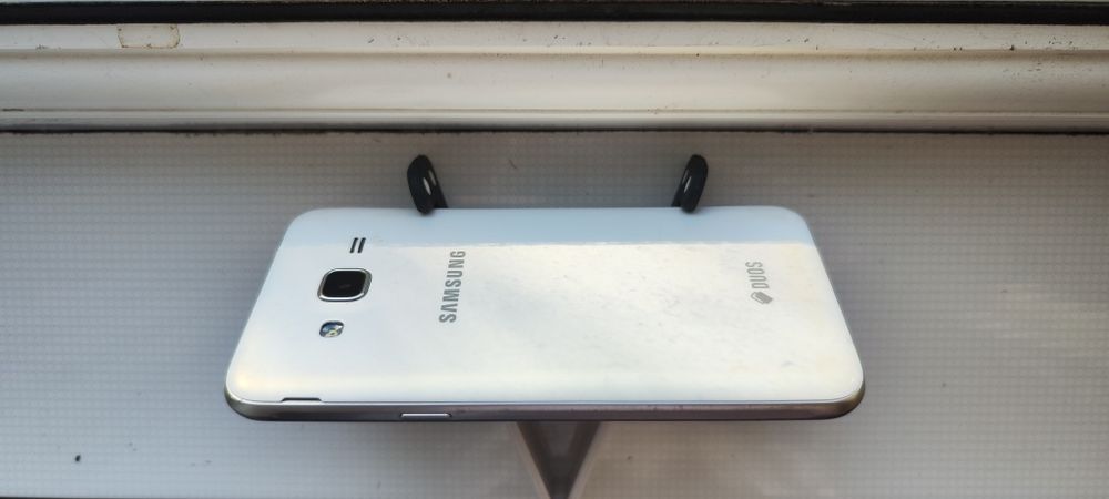 Samsung Galaxy J3 (2016) SM-J320F/DS pentru piese!