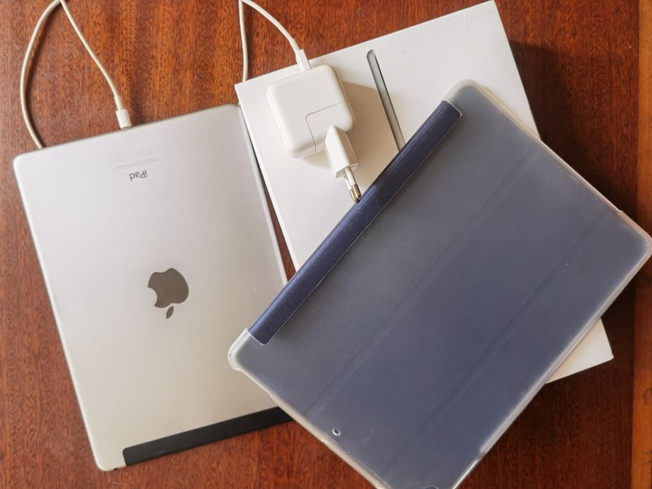 Ipad Air 2 (1567) със SIM карта-употребяван но много запазен.