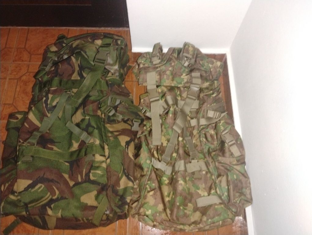 Vând rucsac militar,90 l