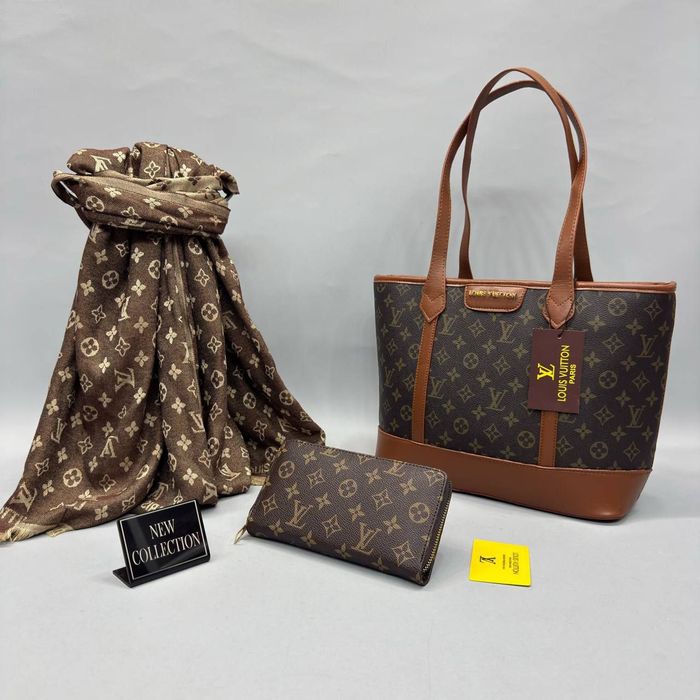 Set Poșetă, eșarfă și portofel