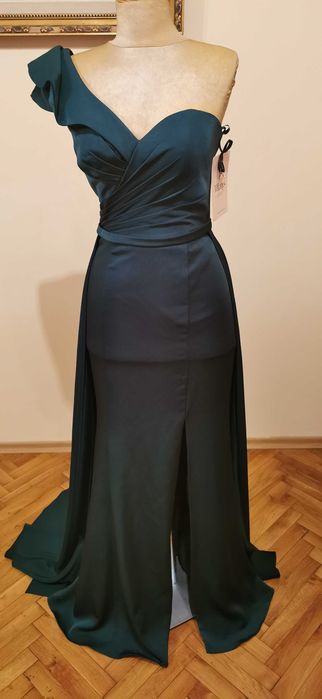 Официална рокля,, Tiffanys"размер XS със шлейф Нова