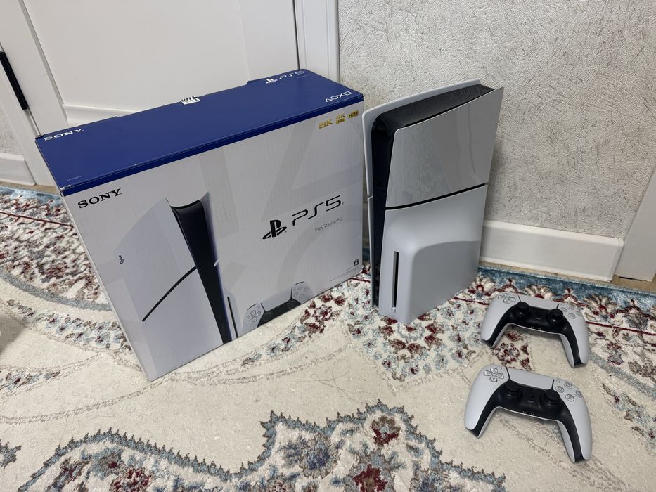 PS5 slim 1 тб с дисководом + докстанция