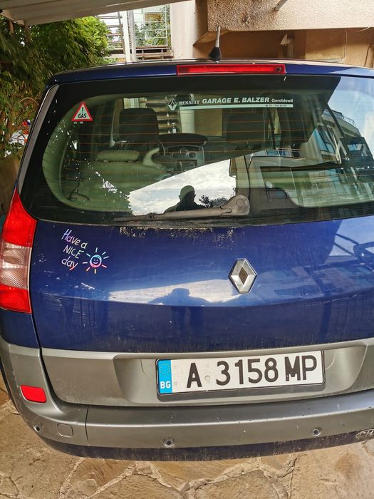 Рено Сценик  2. 0 бензин /газ