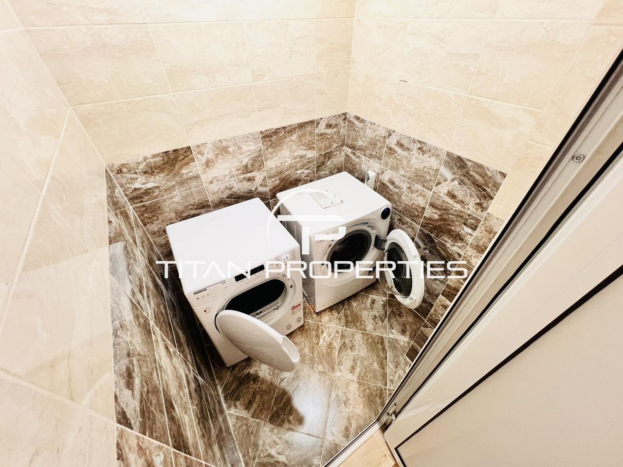 Дава се под наем Къща в Бургас, Сарафово - 200 кв.м за 1020 € - Снимка #12