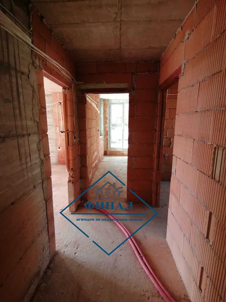 Продава се Тристаен апартамент в Шумен, Добруджански - 84 кв.м за 1250 €/кв.м - Снимка #6