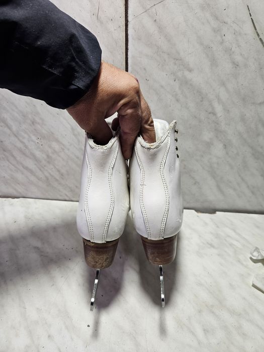 Patine 2009 gheata patinaj artistic  Jackson marime 36-37 (24 cm)