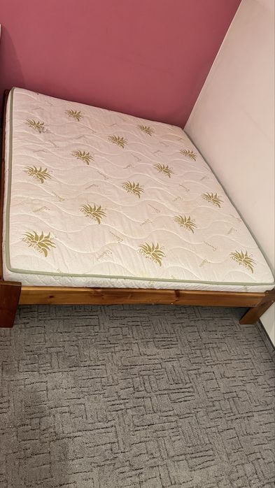 Dormitor pat 160/200 + saltea