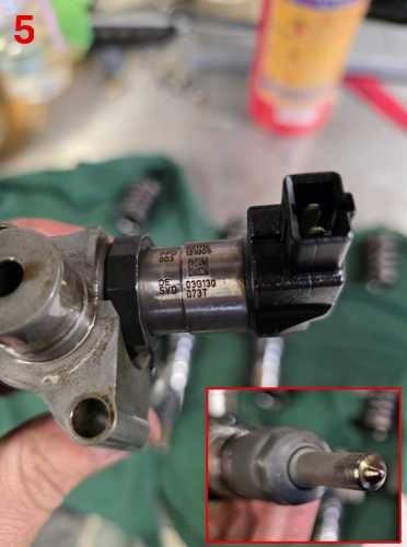 Injectoare 2.0 TDI 03G130073T pt. piese