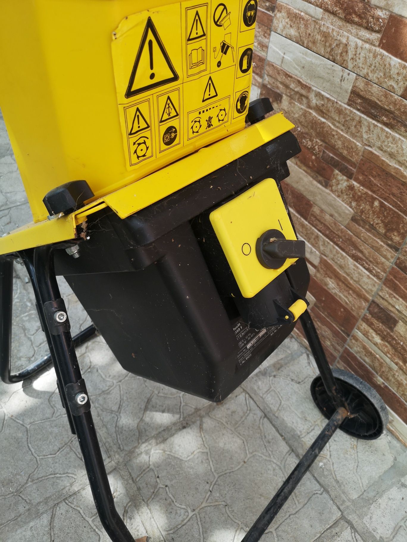 Дробилка за клони Royal 220v2500 Дискова  със ножове