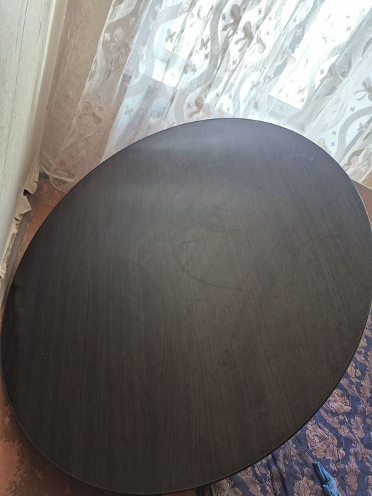 Продам круглый деревянный стол недорого