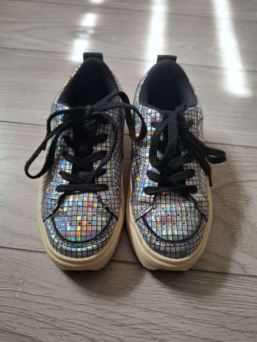 Adidași superbi Zara
