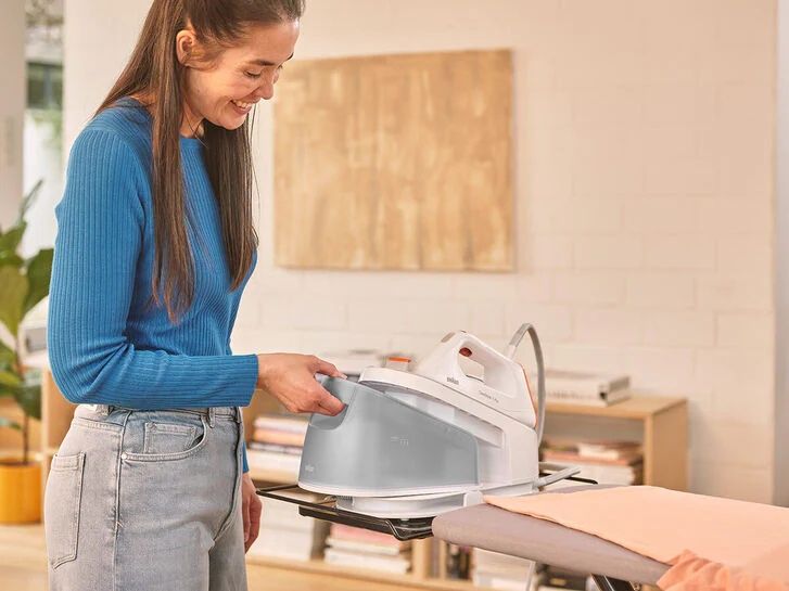 CareStyle 1 ProУтюг Steam generator iron IS 1511 White/orange