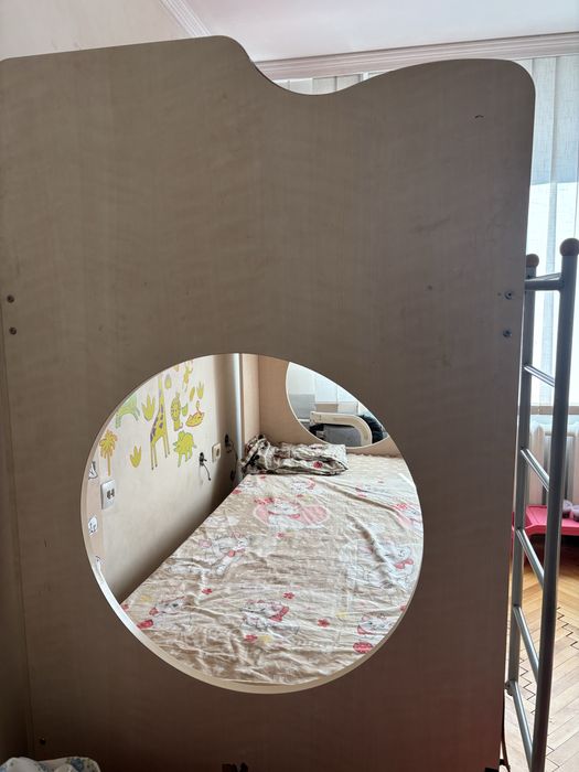 Двуетажно легло с два матрака