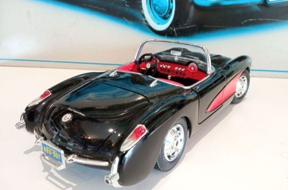 Chevrolet canuette 1957
Scara 1/18
Bburago

Pozele reflectă realitatea