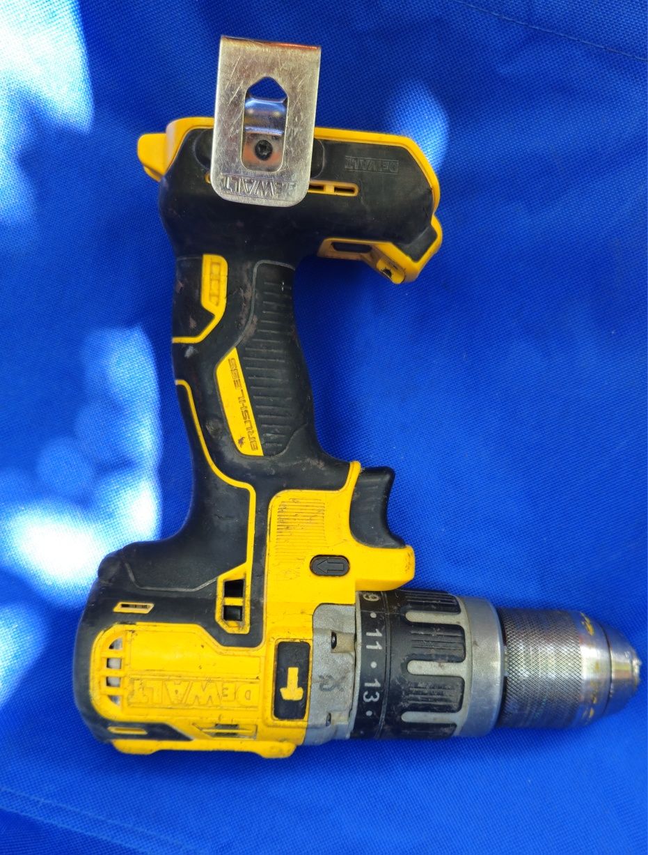 Masina de gaurit Dewalt dcd 796