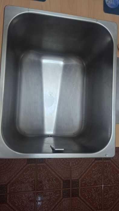 Vând friteuze capacitate 8 l