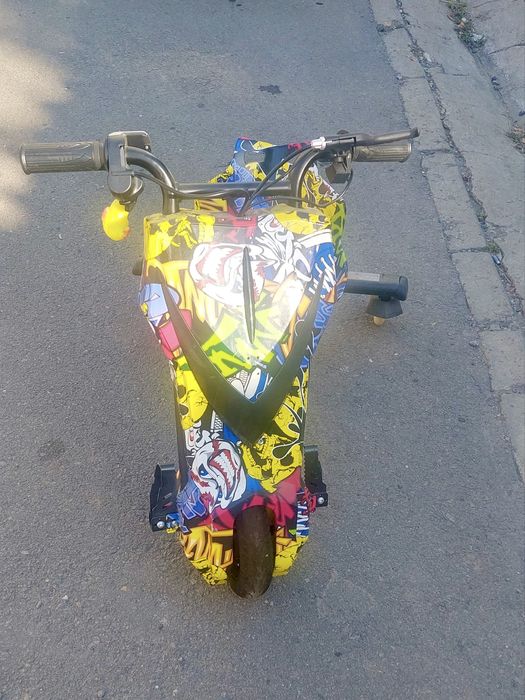 Tricicletă electrică pentru copii, aproape nouă!