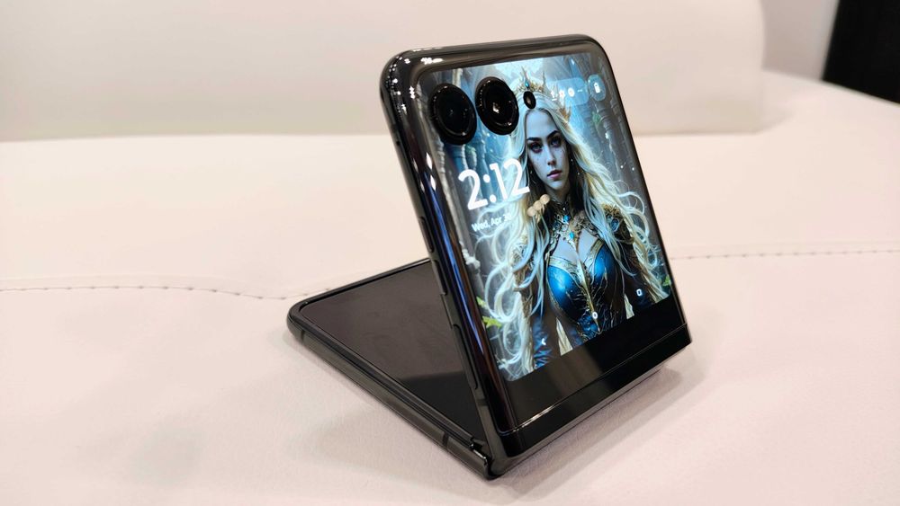 Telefon Motorola razr 40 ultra, Dual SIM, 8GB RAM, 256GB,, Black, NOU