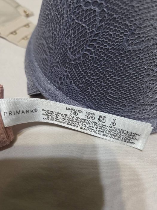 Сутиени три броя