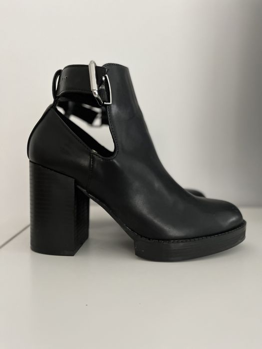 Pantofi Pull&Bear masura 37