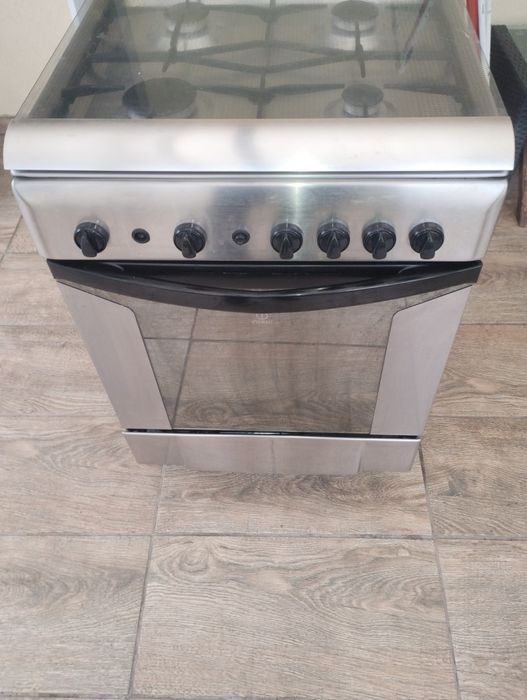 Aragaz Indesit cuptor pe gaz