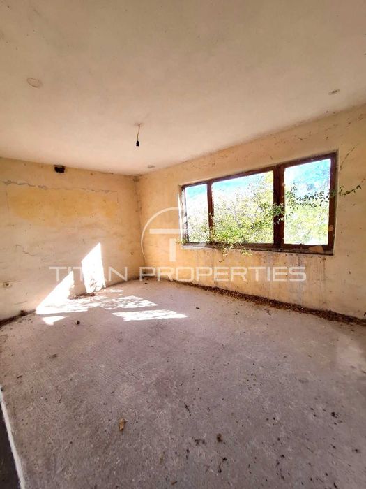 Едноетажна къща в село Беловица