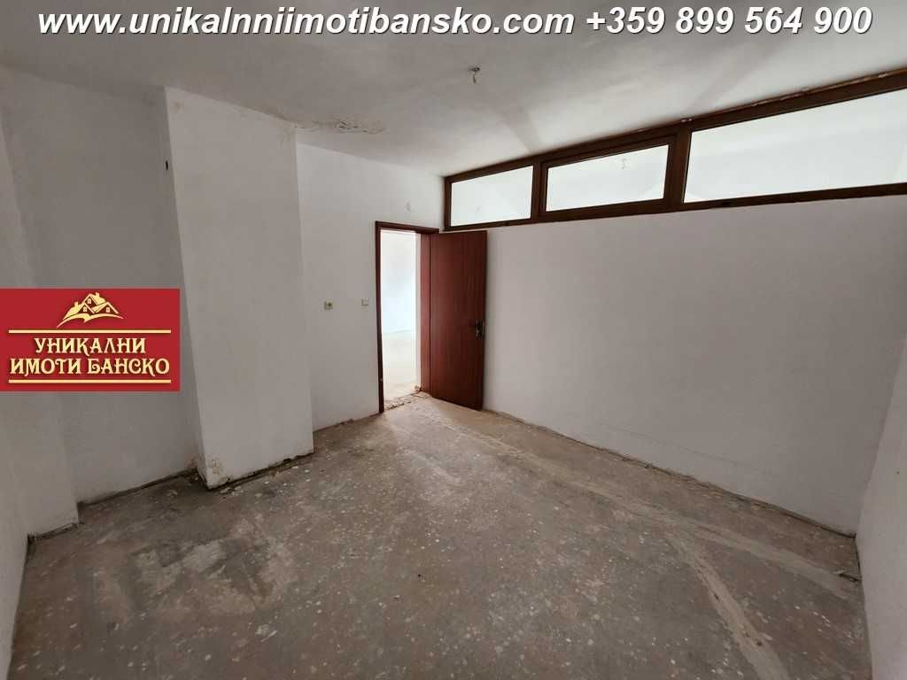 Тристаен апартамент за продажба в град Банско