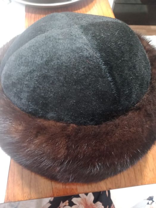 Срочно продам мужскую шапку